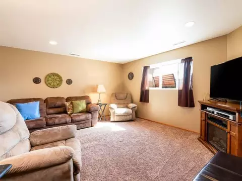 2909 Plainview Dr SE, Mandan, ND 58554 photo 9