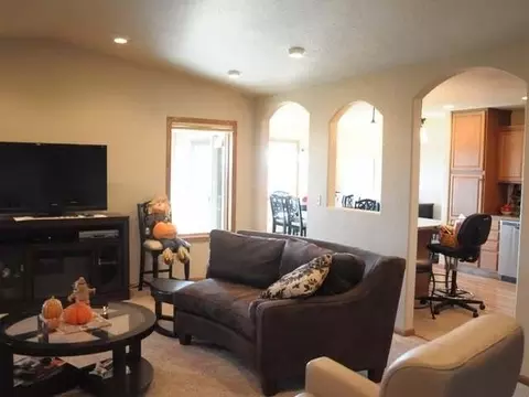 617 Nelson Dr, Bismarck, ND 58503 photo 25