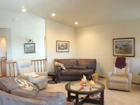 617 Nelson Dr, Bismarck, ND 58503 photo 40