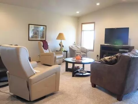 617 Nelson Dr, Bismarck, ND 58503 photo 12