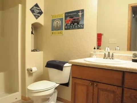 617 Nelson Dr, Bismarck, ND 58503 photo 21