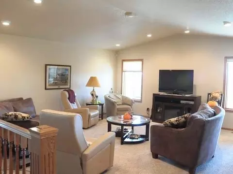 617 Nelson Dr, Bismarck, ND 58503 photo 22