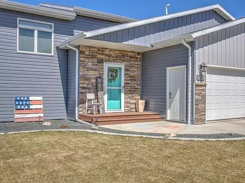 218 Brandenburg Lp, Bismarck, ND 58504 photo 2
