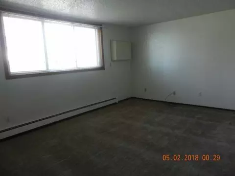 3220 Thayer Ave E, Bismarck, ND 58501 photo 2