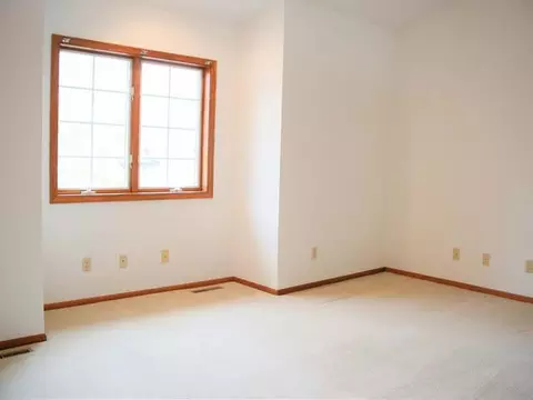 809 Munich Dr, Bismarck, ND 58504 photo 11