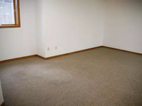 809 Munich Dr, Bismarck, ND 58504 photo 25