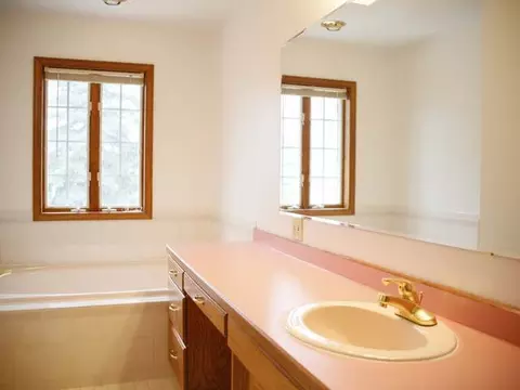 809 Munich Dr, Bismarck, ND 58504 photo 6
