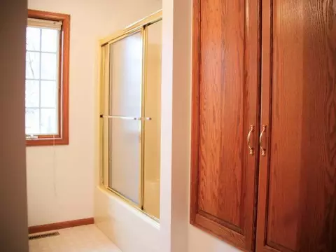 809 Munich Dr, Bismarck, ND 58504 photo 16