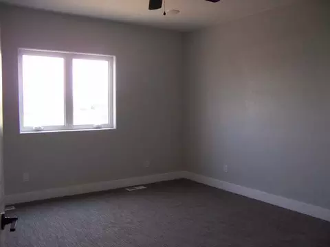 306 Cobblestone Lp, Mandan, ND 58554 photo 8