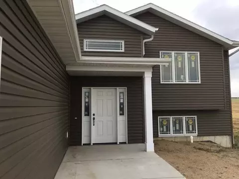 667 Harmony Lp, Hazen, ND 58545 photo 2