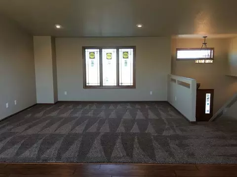 667 Harmony Lp, Hazen, ND 58545 photo 9