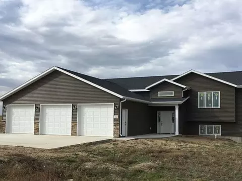 667 Harmony Lp, Hazen, ND 58545 photo 1