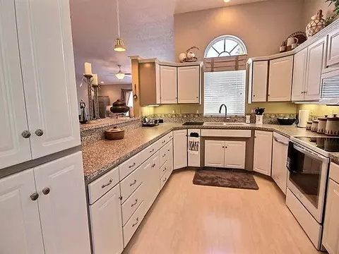 3532 Viewpoint Dr, Bismarck, ND 58503 photo 11
