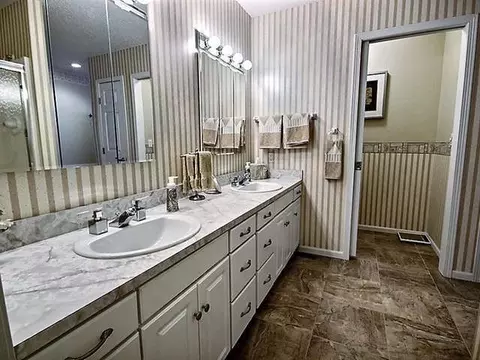 3532 Viewpoint Dr, Bismarck, ND 58503 photo 16