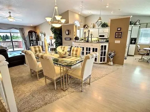 3532 Viewpoint Dr, Bismarck, ND 58503 photo 2