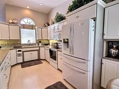3532 Viewpoint Dr, Bismarck, ND 58503 photo 9