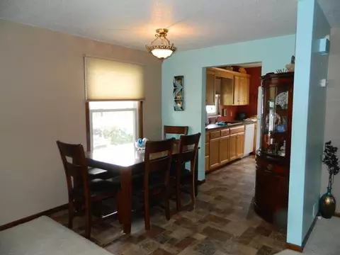 1213 Rosser Ave E, Bismarck, ND 58501 photo 3
