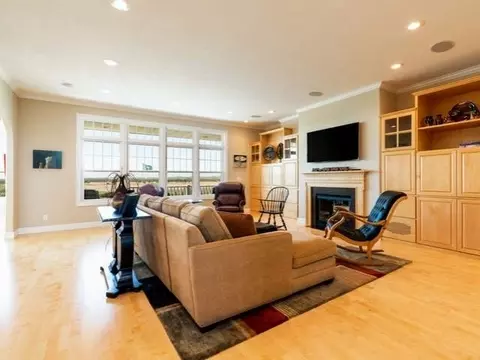4501 White Spruce Rd, Bismarck, ND 58503 photo 8