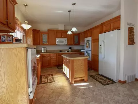 3219 Bethany Lp, Bismarck, ND 58503 photo 10