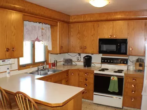 1614 Harmon Ave, Bismarck, ND 58501 photo 2