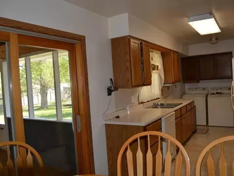 616 2nd St NE, Garrison, ND 58540 photo 4