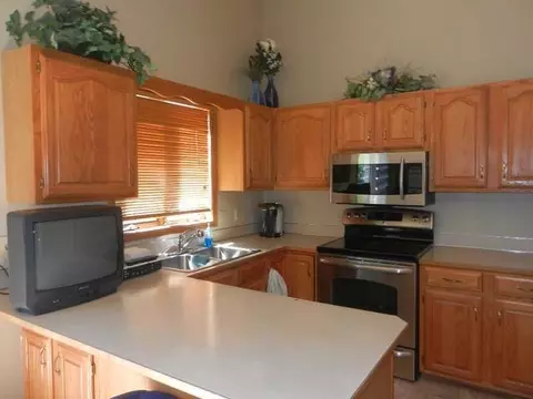 3108 Devon Dr, Bismarck, ND 58504 photo 2