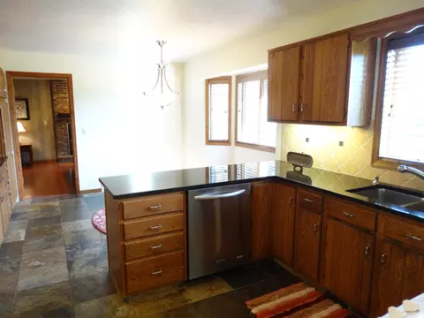 2209 Harbor Dr, Bismarck, ND 58504 photo 9