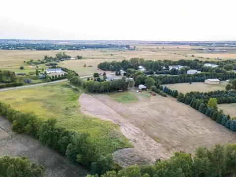 4785 Rolling Ridge Rd NE, Bismarck, ND 58503 photo 2