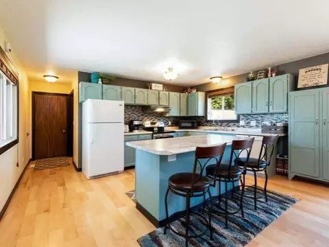 4785 Rolling Ridge Rd NE, Bismarck, ND 58503 photo 3