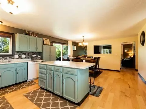 4785 Rolling Ridge Rd NE, Bismarck, ND 58503 photo 5