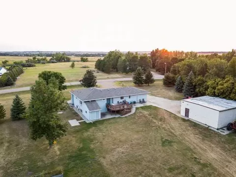 4785 Rolling Ridge Rd NE, Bismarck, ND 58503 photo 1