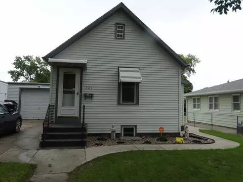 721 18th St N, Bismarck, ND 58501 photo 1
