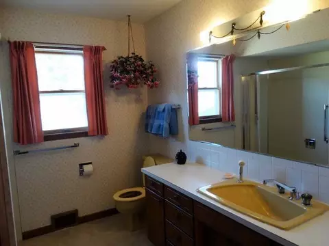 377 Telstar Dr, Bismarck, ND 58503 photo 8