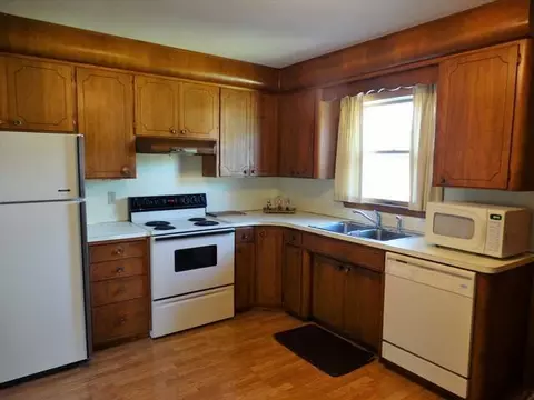 377 Telstar Dr, Bismarck, ND 58503 photo 3