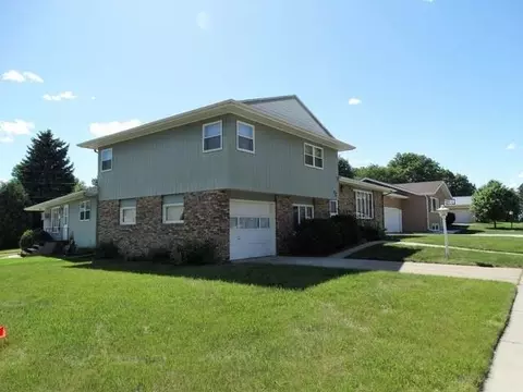 377 Telstar Dr, Bismarck, ND 58503 photo 1