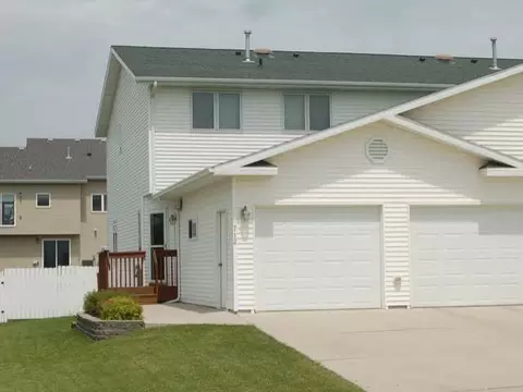 712 Brome Ave, Bismarck, ND 58503 photo 2