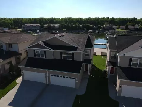 1313 Bayview Ct, Bismarck, ND 58504 photo 1