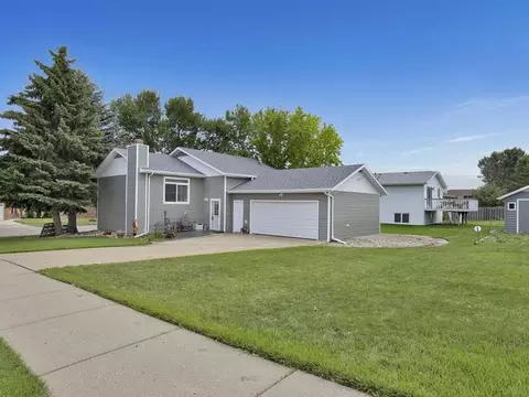 3313 C Ave E, Bismarck, ND 58501 photo 1