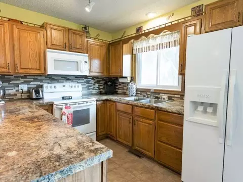 3313 C Ave E, Bismarck, ND 58501 photo 3