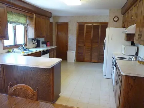 605 5 Ave NW, Mandan, ND 58554 photo 4