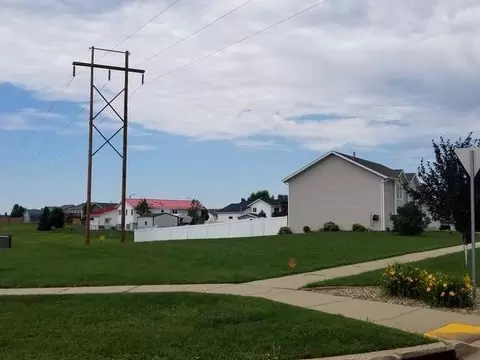 900 27 St SE, Mandan, ND 58554 photo 32