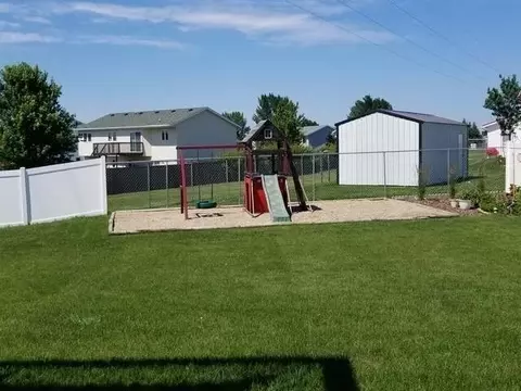 900 27 St SE, Mandan, ND 58554 photo 25