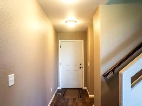 4123 Lorrain Pl, Bismarck, ND 58501 photo 2