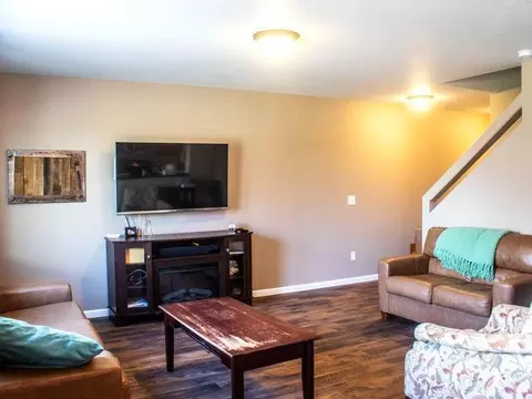4123 Lorrain Pl, Bismarck, ND 58501 photo 4