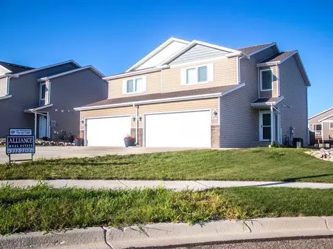 4123 Lorrain Pl, Bismarck, ND 58501 photo 1
