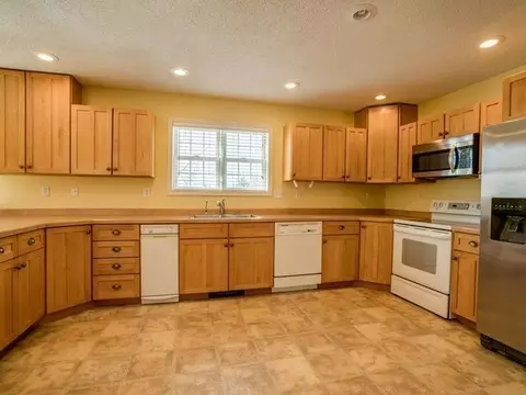 1751 Montego Dr, Bismarck, ND 58503 photo 9