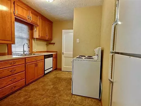 1010 E Avenue Ave E, Bismarck, ND 58501 photo 6