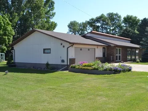412 3rd St SW, Steele, ND 58482 photo 1