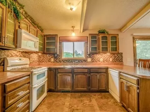 126 Reno Ave E, Bismarck, ND 58504 photo 11