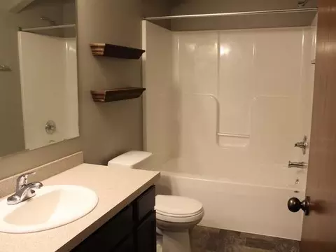 5400 Normandy St, Bismarck, ND 58503 photo 10